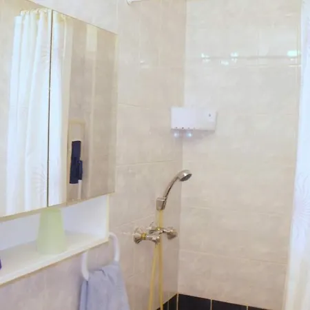 Iva New With Private Bathroom Maison d'hôtes