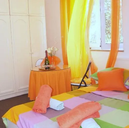 Iva New With Private Bathroom 3* Задар