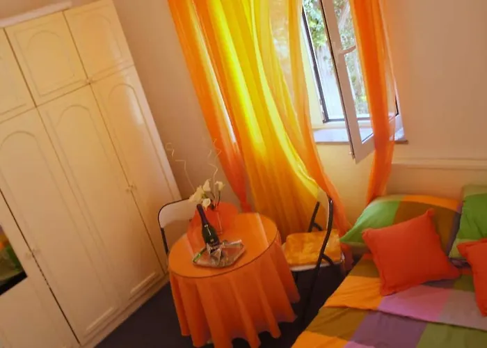 Iva New With Private Bathroom Gasthof Zadar