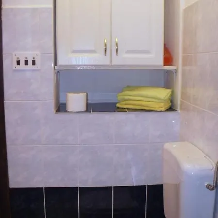 Πανσιόν Iva New With Private Bathroom