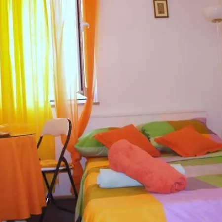 Iva New With Private Bathroom Πανσιόν 4*