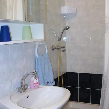 Iva New With Private Bathroom 4*